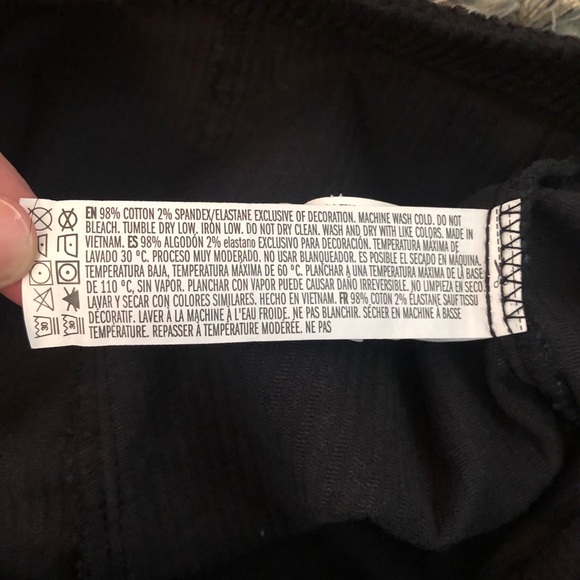 Forever 21 short skirt black with buttons - Picture 4 of 4